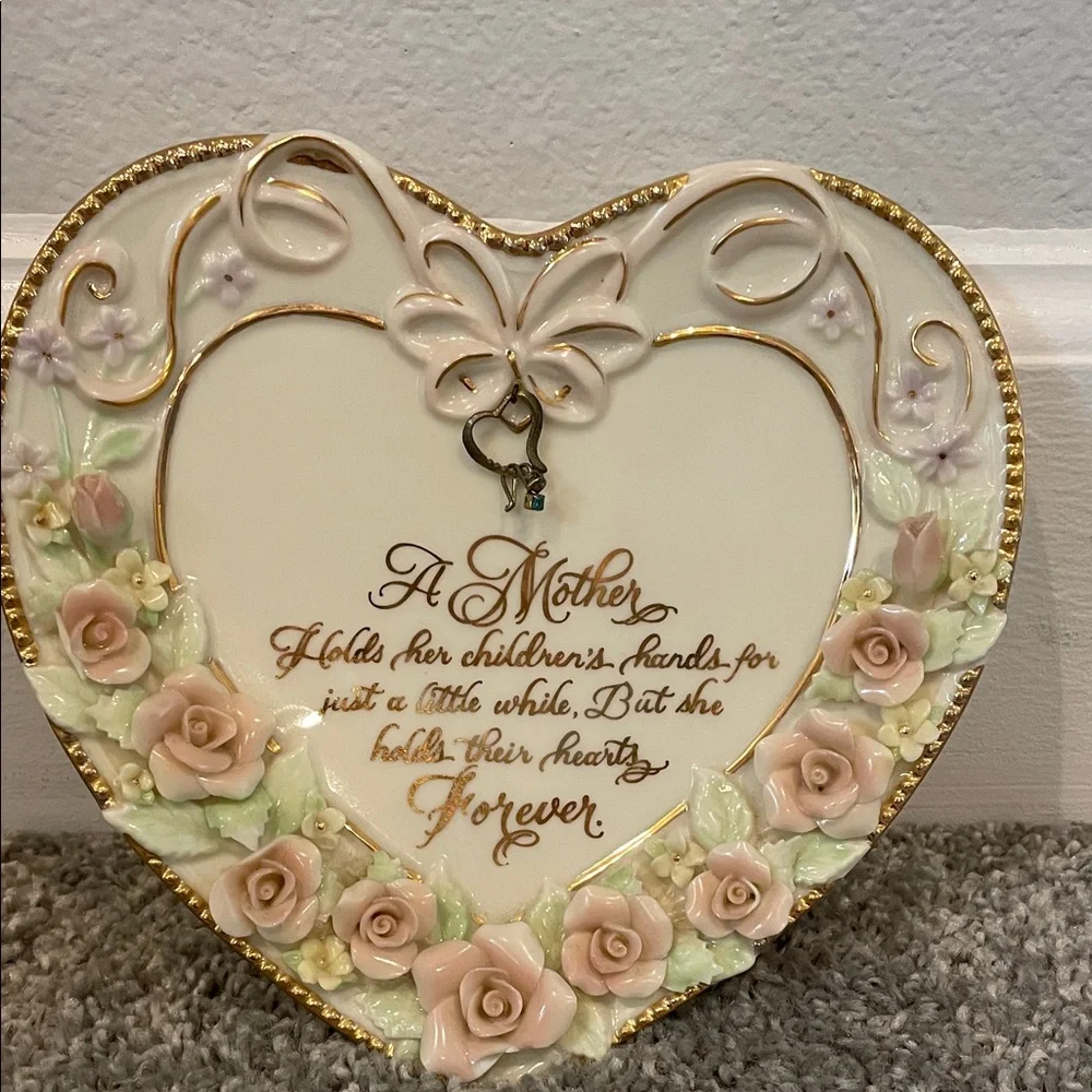 Bradford exchange What a mother holds dear porcelain heart - Picture 5 of 5